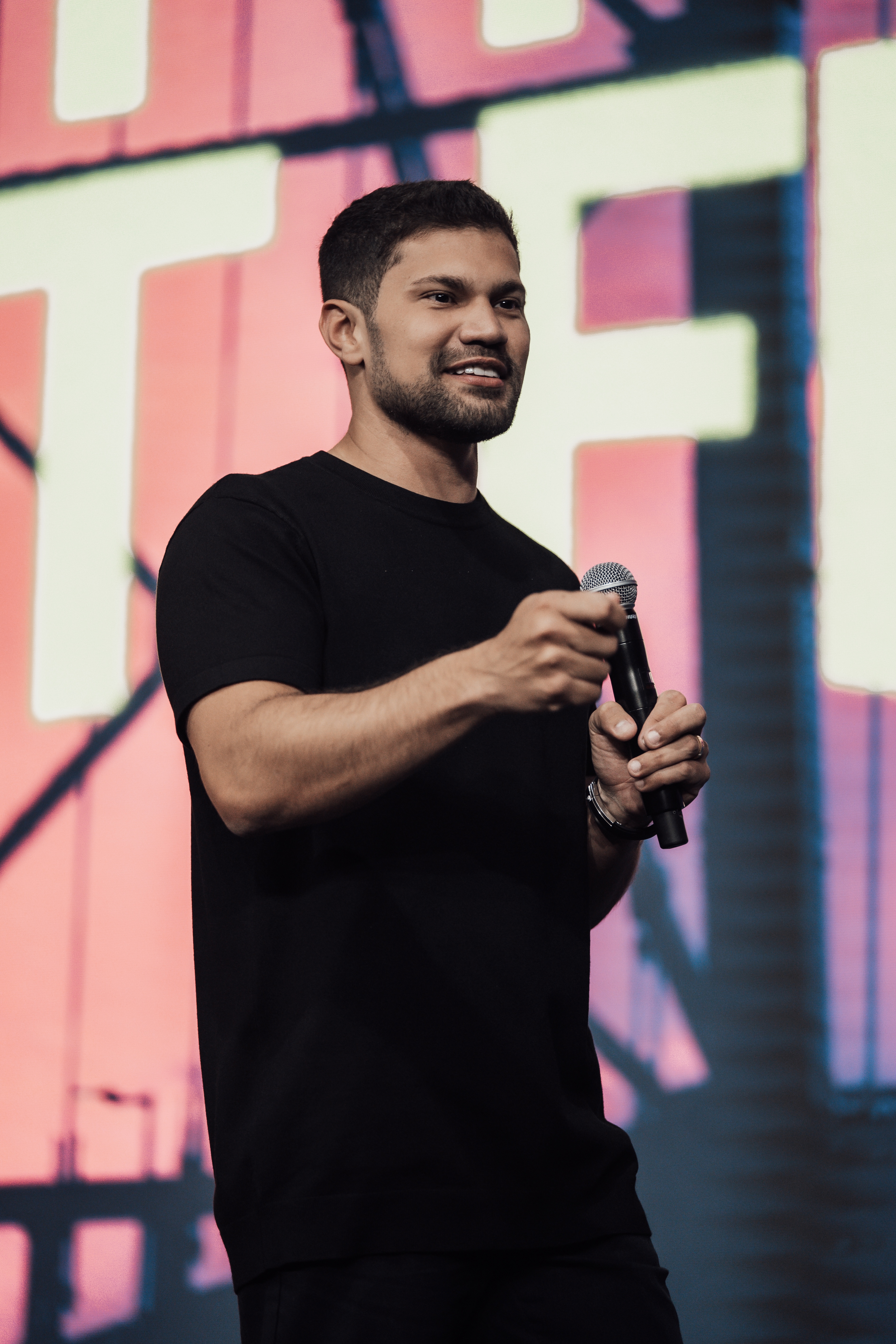 Pr. Lucas Torres